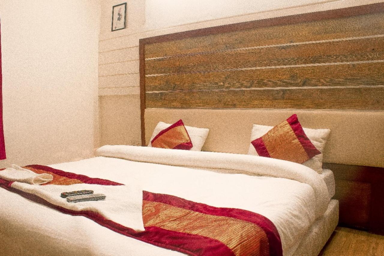 Ddr Hotel Residency Гургаон Экстерьер фото